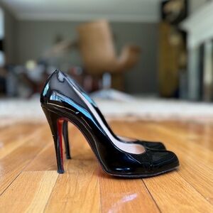 CHRISTIAN LOUBOUTIN classic patent leather pumps - size 37